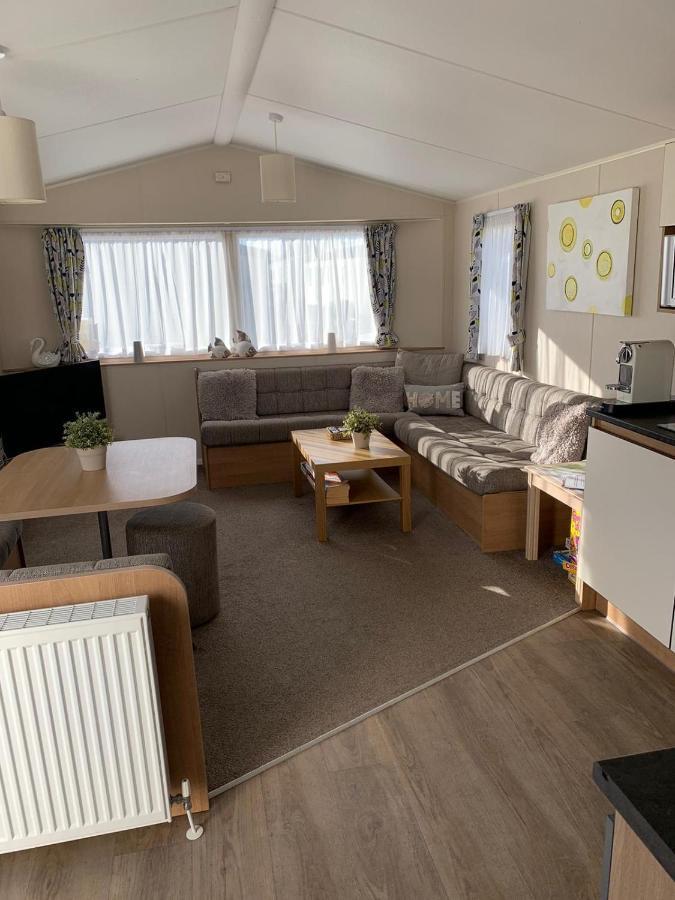 Gold Plus 6 Berth Caravan In New Beach With Parking Wifi And Decking Hotel Dymchurch Eksteriør billede